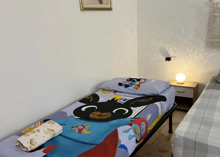 The Arches House Iun F1092 3*